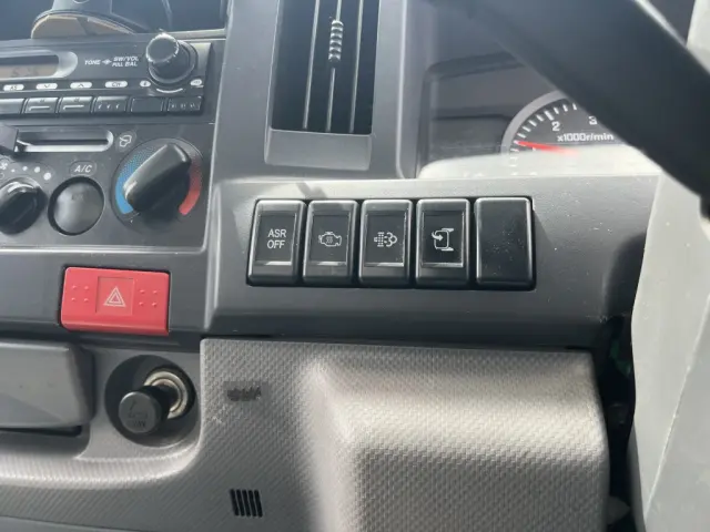 いすゞ エルフ TKG-NKR85AN(2WD)の写真37