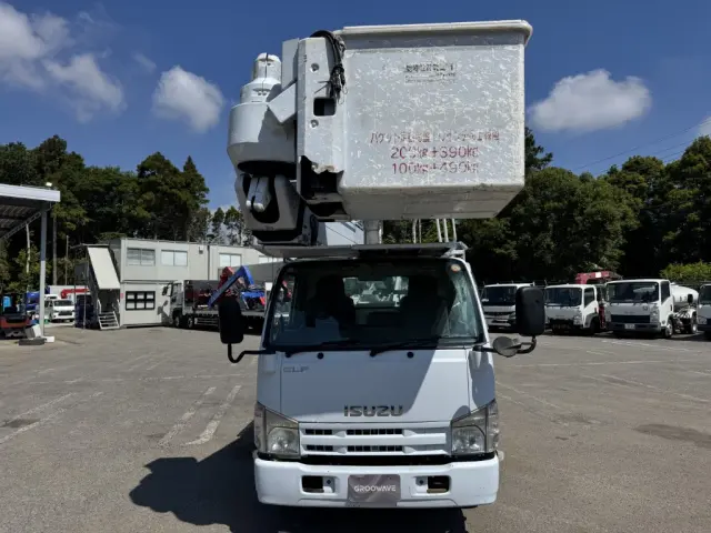 いすゞ エルフ SKG-NKR85YN(2WD)の写真5
