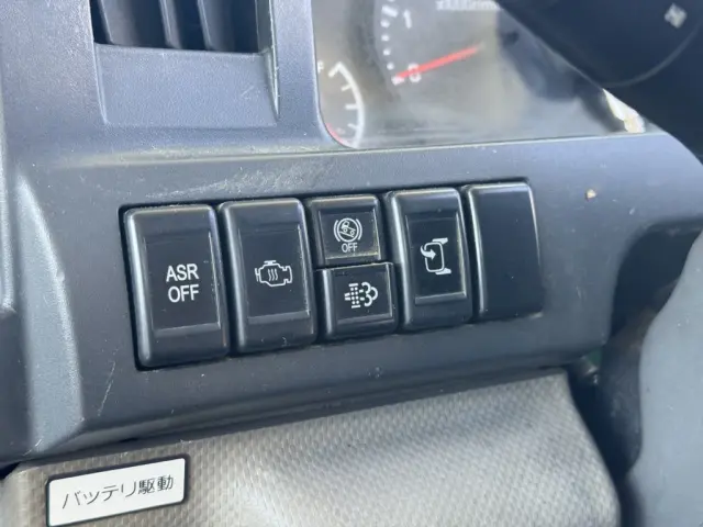 いすゞ エルフ SKG-NKR85YN(2WD)の写真32