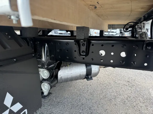 三菱 キャンター 2RG-FBA20(2WD)の写真15