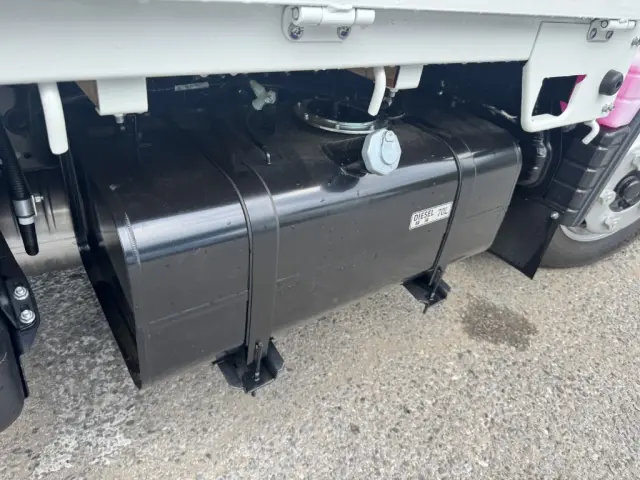 三菱 キャンター 2RG-FBA20(2WD)の写真21