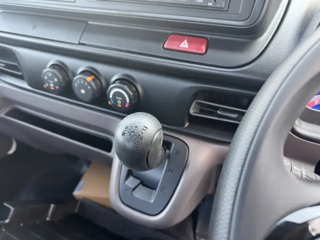三菱 キャンター 2RG-FBA20(2WD)の写真26