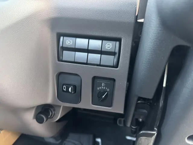 三菱 キャンター 2RG-FBA20(2WD)の写真30