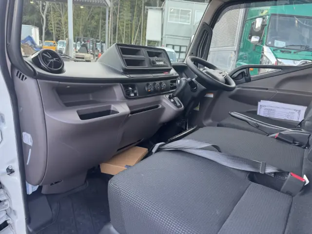 三菱 キャンター 2RG-FBA20(2WD)の写真32