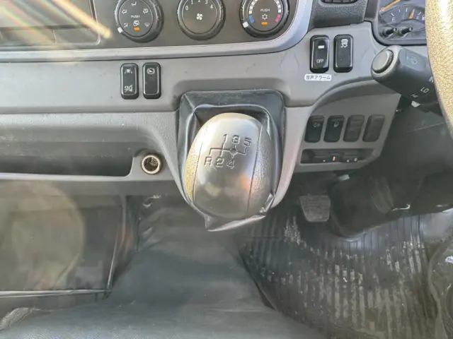 三菱 キャンター 2PG-FEAV0(2WD)の写真28