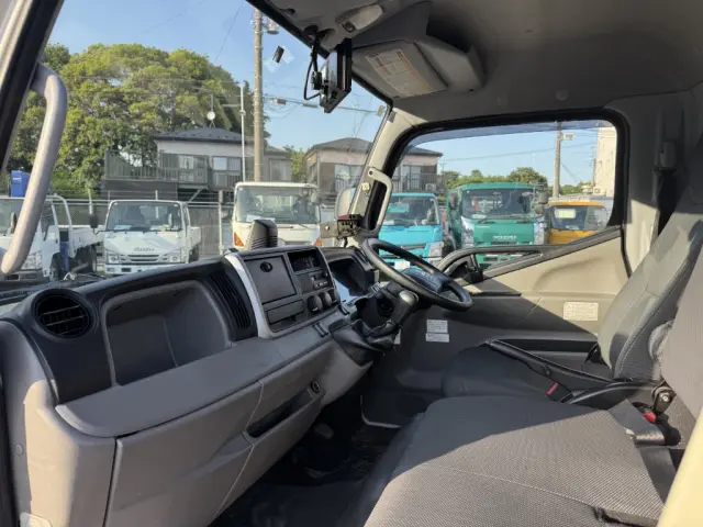 三菱 キャンター 2PG-FEAV0(2WD)の写真35