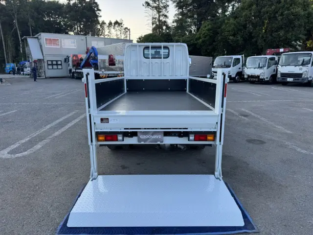 三菱 キャンター 2RG-FBA20(2WD)の写真9