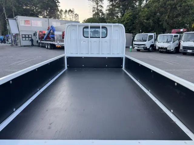 三菱 キャンター 2RG-FBA20(2WD)の写真14