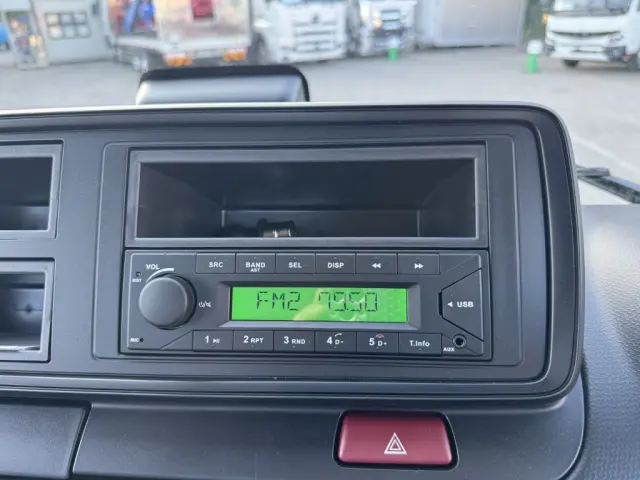 三菱 キャンター 2RG-FBA20(2WD)の写真28