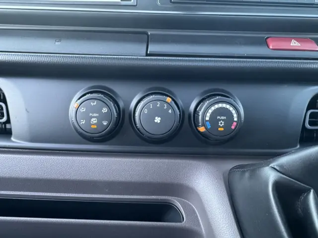 三菱 キャンター 2RG-FBA20(2WD)の写真30
