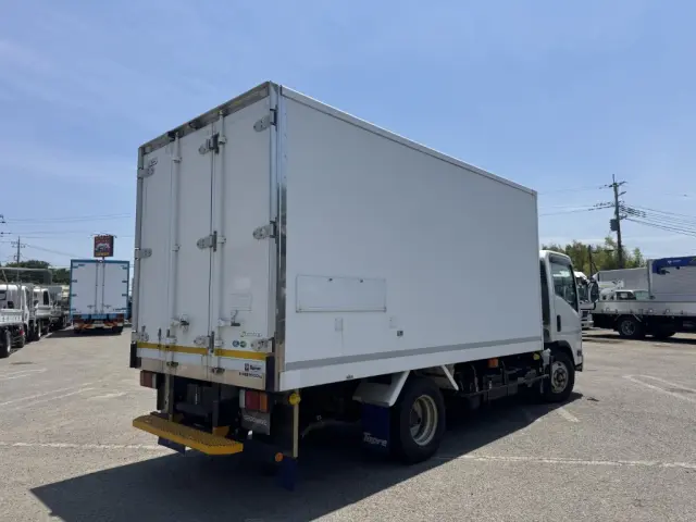 いすゞ エルフ 2SG-NPR88AN(2WD)の写真4