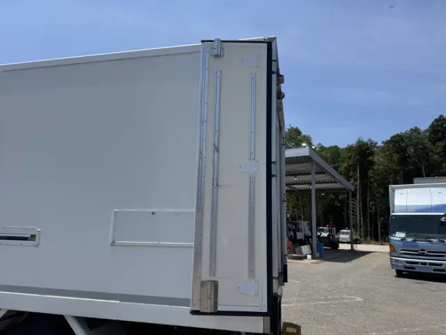いすゞ エルフ 2SG-NPR88AN(2WD)の写真17