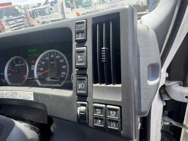 いすゞ エルフ 2SG-NPR88AN(2WD)の写真33