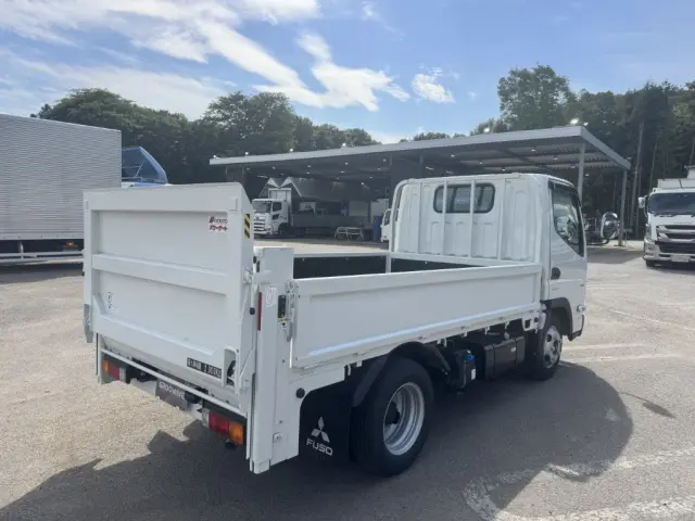 三菱 キャンター 2RG-FBA20(2WD)の写真4