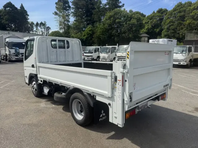 三菱 キャンター 2RG-FBA20(2WD)の写真5