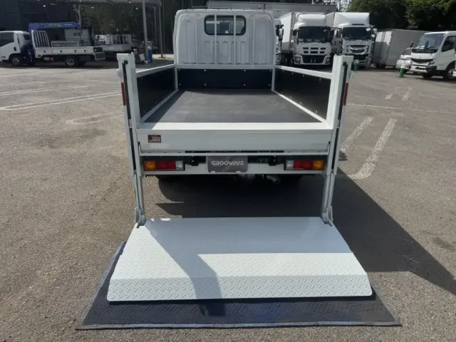 三菱 キャンター 2RG-FBA20(2WD)の写真10
