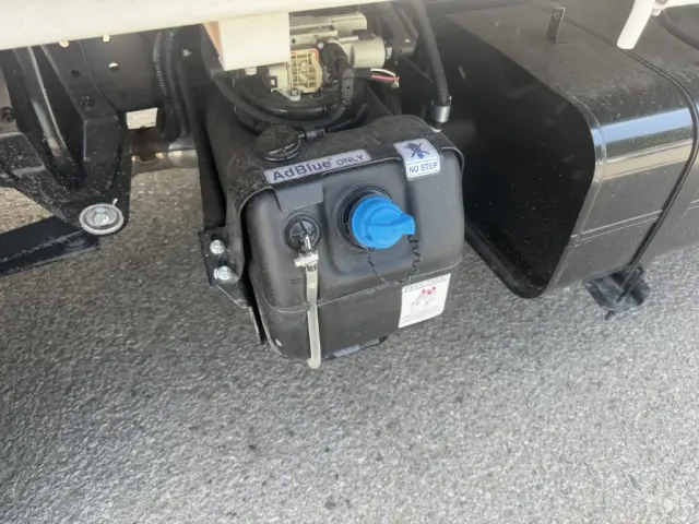 三菱 キャンター 2RG-FBA20(2WD)の写真24
