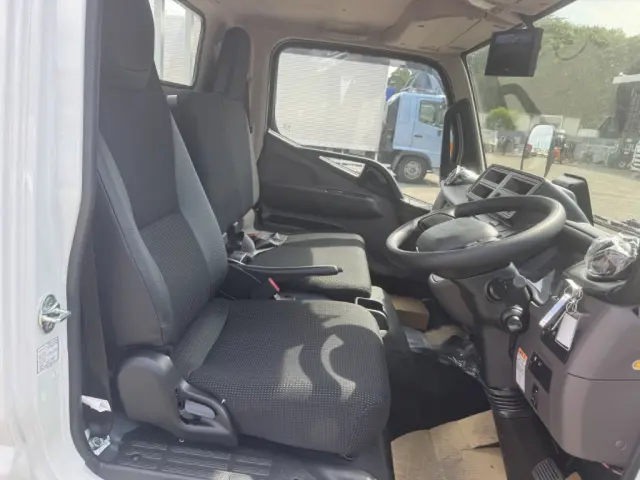 三菱 キャンター 2RG-FBA20(2WD)の写真26