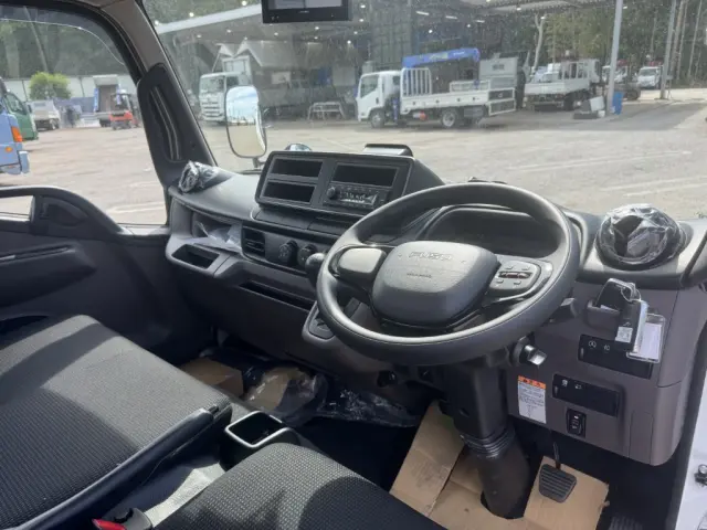 三菱 キャンター 2RG-FBA20(2WD)の写真28