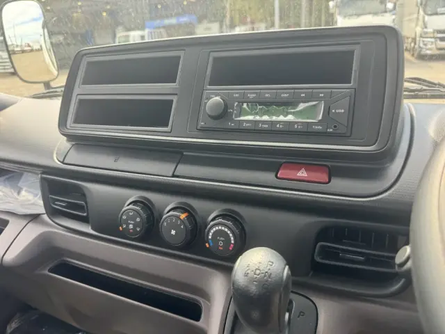 三菱 キャンター 2RG-FBA20(2WD)の写真31