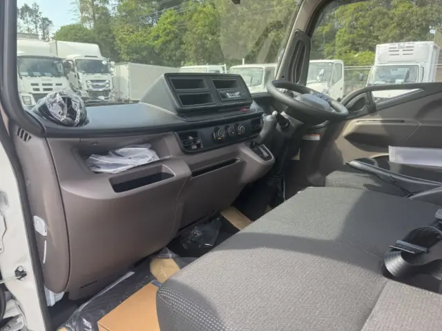 三菱 キャンター 2RG-FBA20(2WD)の写真34
