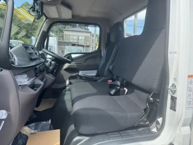 三菱 キャンター 2RG-FBA20(2WD)の写真35