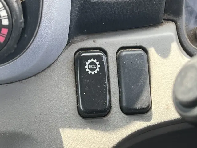 三菱 キャンター TPG-FDA40(4WD)の写真36