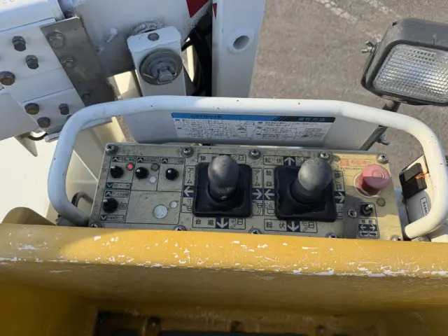 いすゞ エルフ TKG-NKR85AN(2WD)の写真18