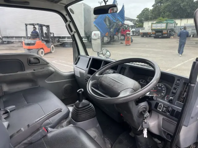 いすゞ エルフ TKG-NJR85AD(2WD)の写真29
