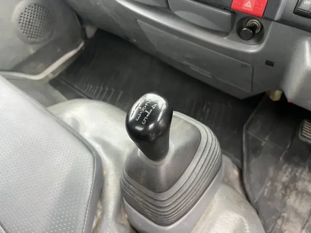 いすゞ エルフ TKG-NJR85AD(2WD)の写真30