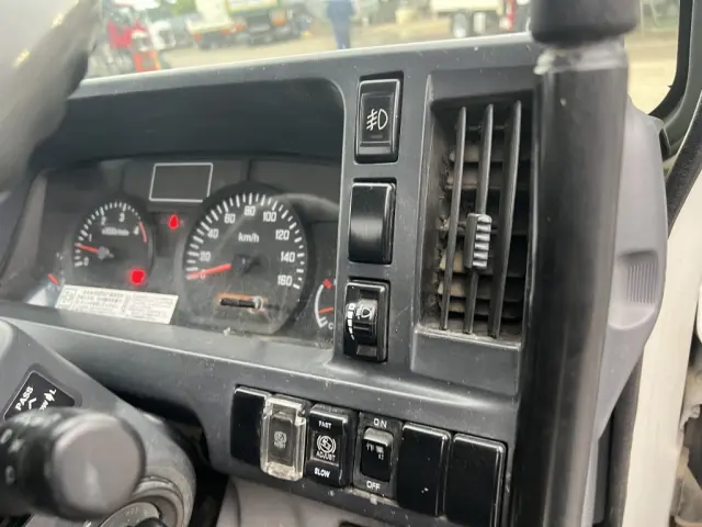 いすゞ エルフ TKG-NJR85AD(2WD)の写真32