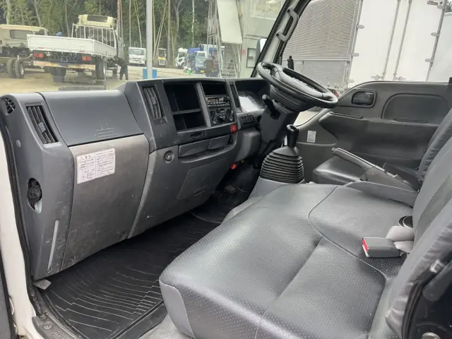 いすゞ エルフ TKG-NJR85AD(2WD)の写真34