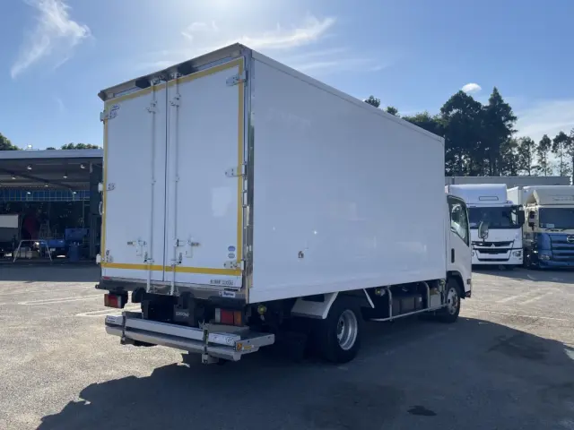 いすゞ エルフ TPG-NPR85AN(2WD)の写真4