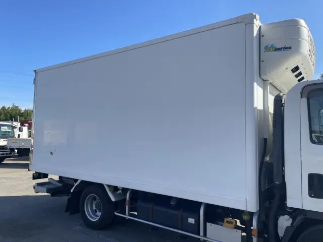 いすゞ エルフ TPG-NPR85AN(2WD)の写真7