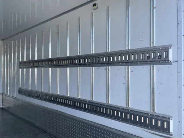 いすゞ エルフ TPG-NPR85AN(2WD)の写真15