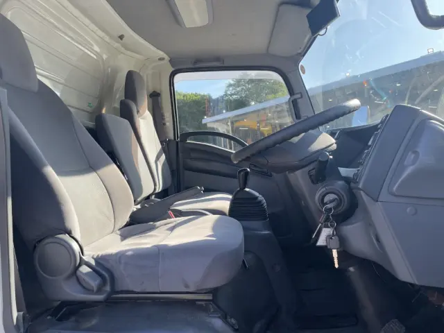 いすゞ エルフ TPG-NPR85AN(2WD)の写真32