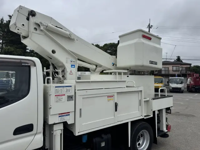 日野 デュトロ TKG-XZU675M(4WD)の写真8
