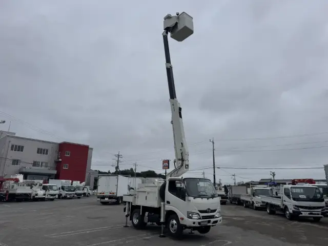 日野 デュトロ TKG-XZU675M(4WD)の写真11