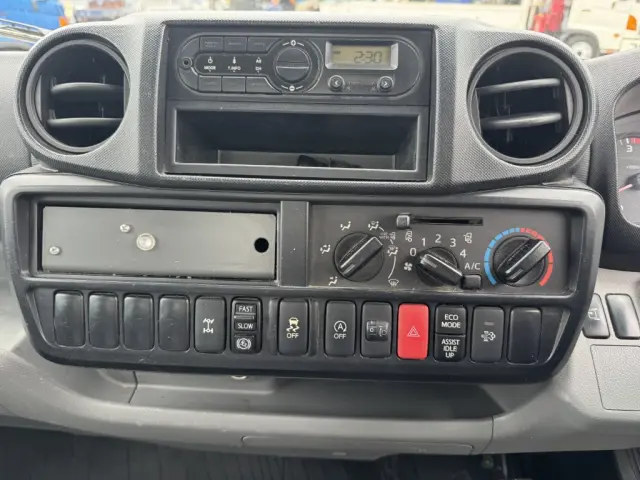 日野 デュトロ TKG-XZU675M(4WD)の写真33
