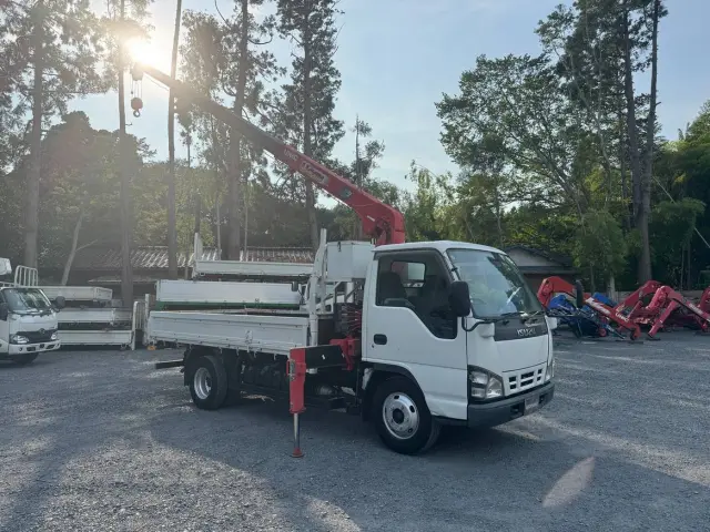 いすゞ エルフ PB-NKR81AR(2WD)の写真3