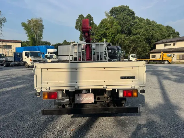いすゞ エルフ PB-NKR81AR(2WD)の写真9