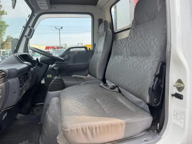 いすゞ エルフ PB-NKR81AR(2WD)の写真29