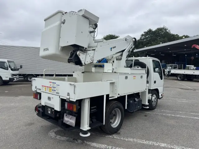 いすゞ エルフ TPG-NKR85AN(2WD)の写真4
