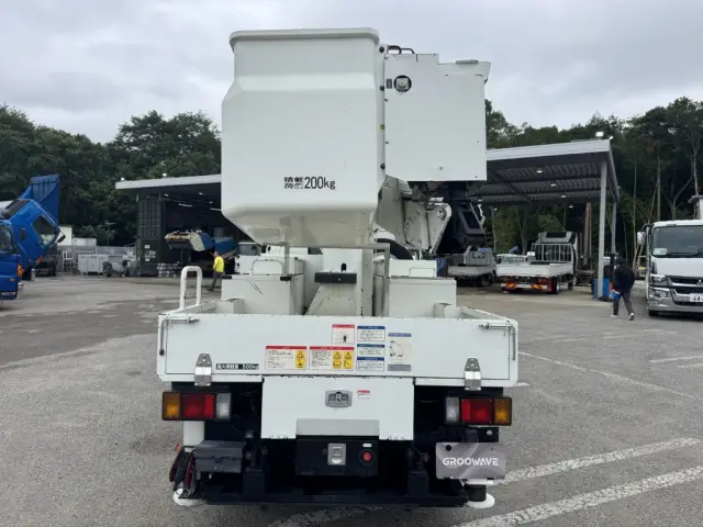 いすゞ エルフ TPG-NKR85AN(2WD)の写真9