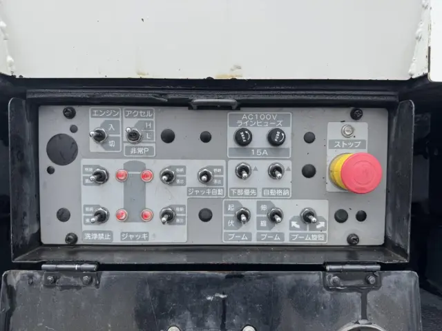 いすゞ エルフ TPG-NKR85AN(2WD)の写真10