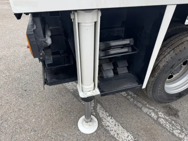 いすゞ エルフ TPG-NKR85AN(2WD)の写真18