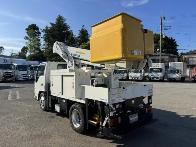 いすゞ エルフ TPG-NKR85AN(2WD)の写真5