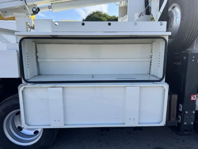 いすゞ エルフ TPG-NKR85AN(2WD)の写真9