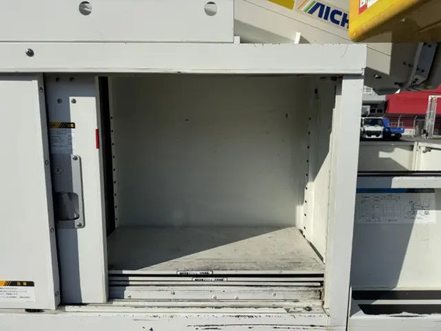 いすゞ エルフ TPG-NKR85AN(2WD)の写真10