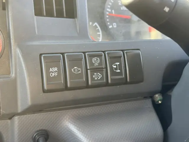 いすゞ エルフ TPG-NKR85AN(2WD)の写真34